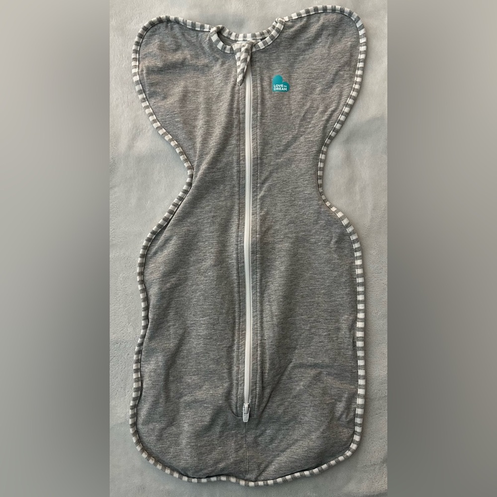 Love To Dream SwaddleUp - Gray - Newborn Swaddle - Picture 3 of 5